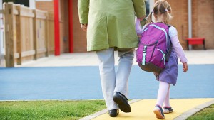 kindergartener_going_to_school_with_backpack